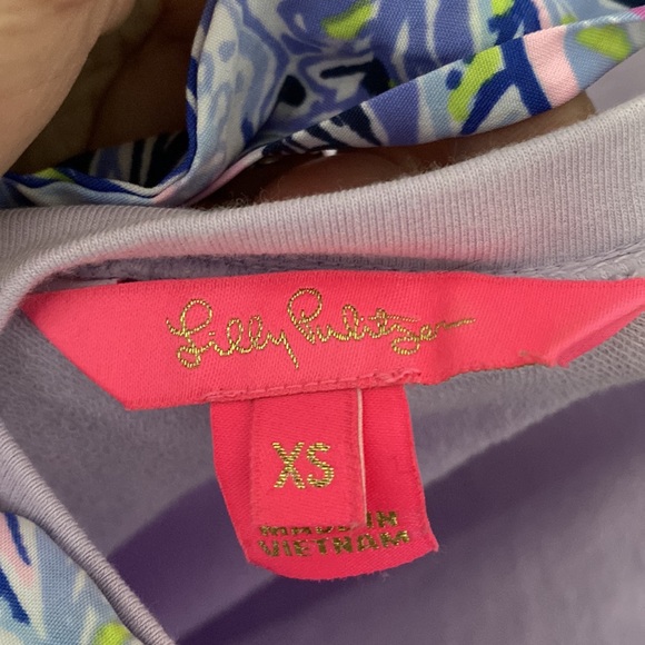 Cute lily pullitzer top long sleeve - Picture 3 of 3